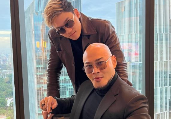 Ngentot Ketahuan Anak - Bukan Marah, Ini Reaksi Deddy Corbuzier Ketika Azka Corbuzier Ketahuan  Nonton Film Dewasa, Sebenarnya Apa yang Harus Orangtua Lakukan Ketika Anak  Kepergok Nonton Film Dewasa?