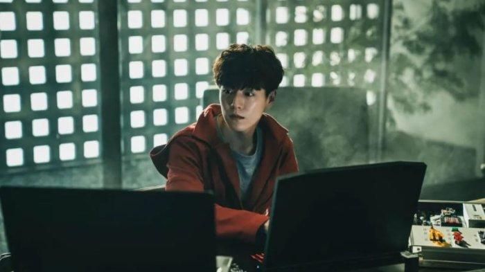 ee Hyun Woo sebagai Rio dalam serial Money Heist Korea (Netflix)