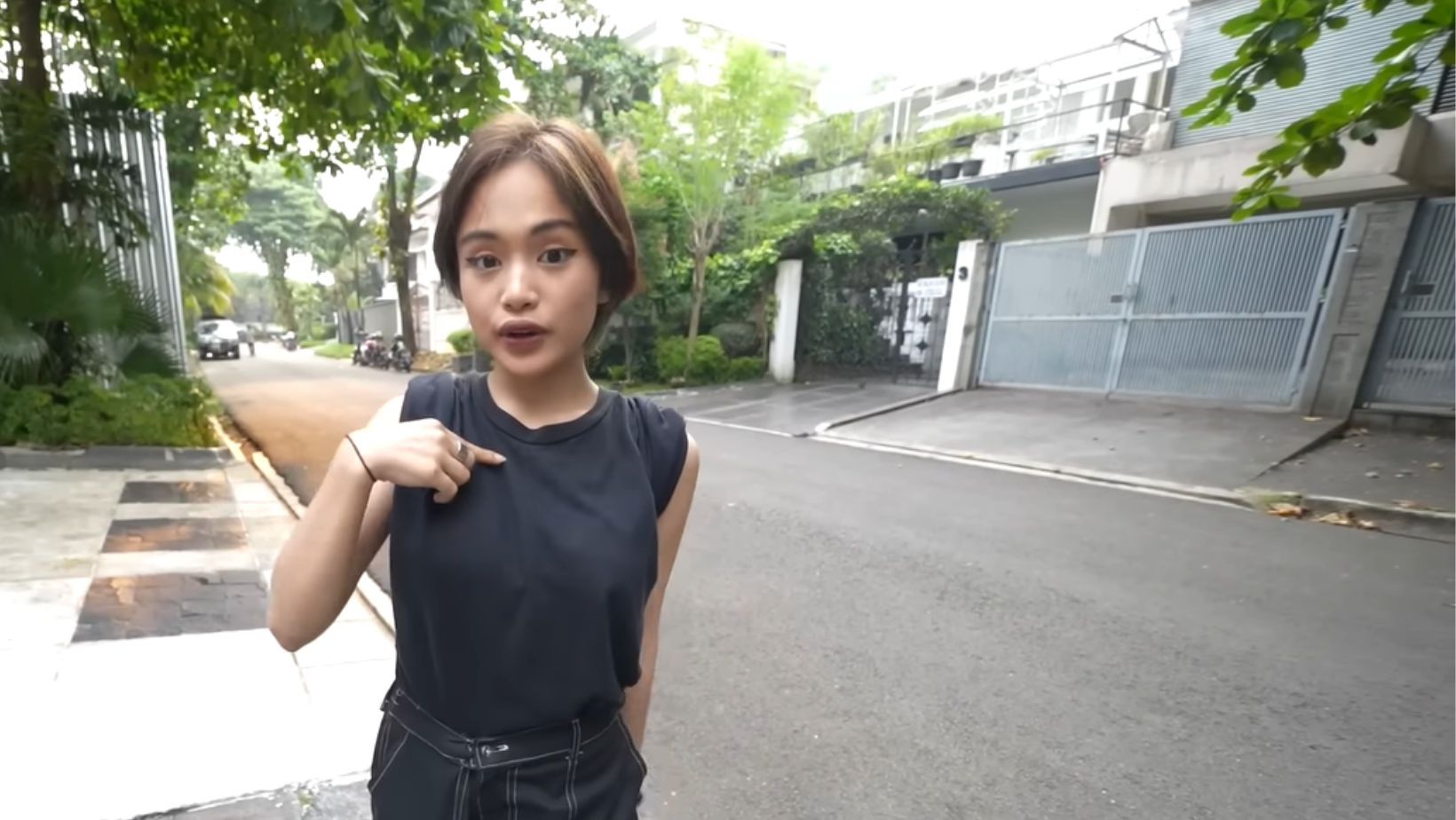 Biar Enggak Kepo, Ini 5 Fakta Menarik Tentang Jeje Si Seleb TikTok - Semua  Halaman - CewekBanget