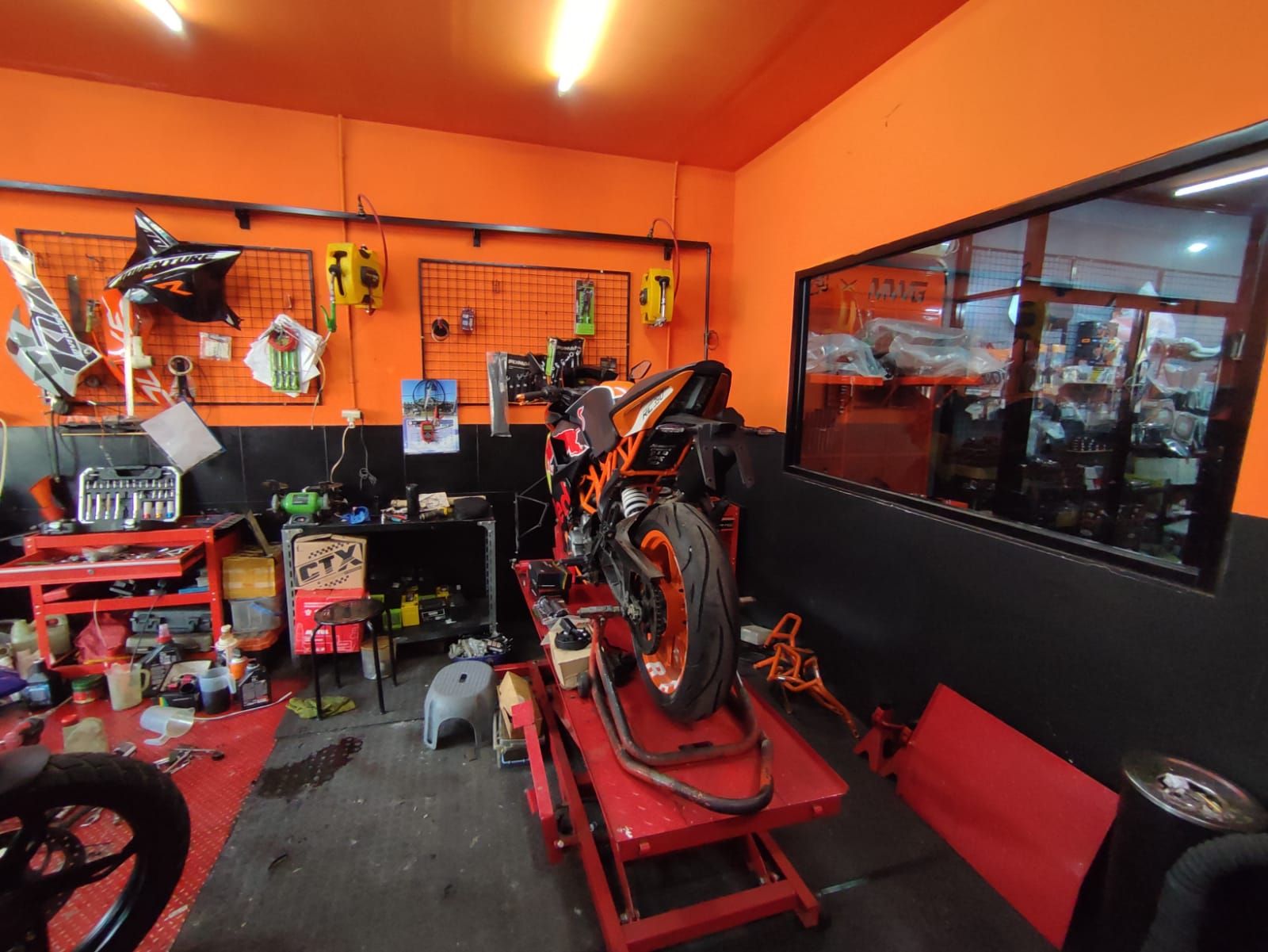 Grebek Bengkel Monkeywork Garage 