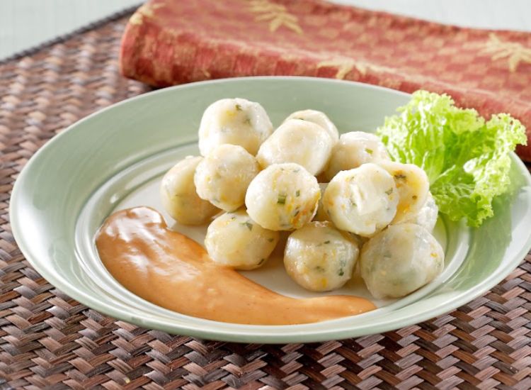 Cilok wortel ayam keju.