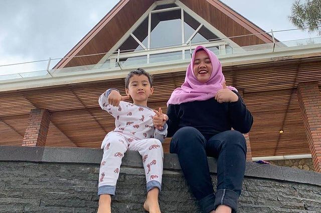 Kedekatan Mba Lala dan Rafathar
