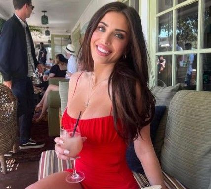 9 Potret Sumner Stroh, Model OnlyFans yang Ngaku Jadi Selingkuhan Adam