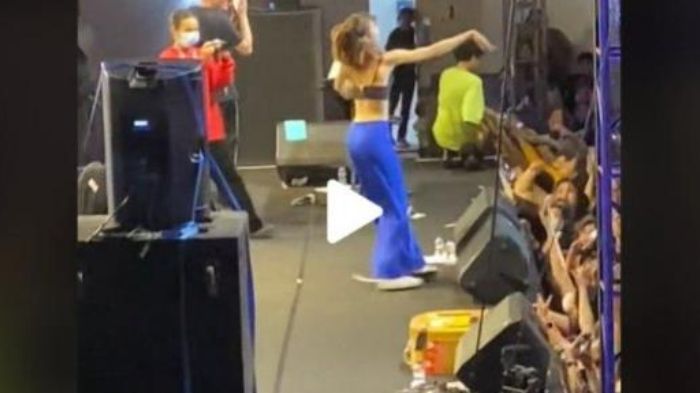 Widi saat konser di Palu