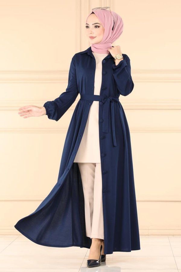 Rekomendasi 7 Warna Jilbab yang Cocok dengan Baju Biru Dongker! - Semua