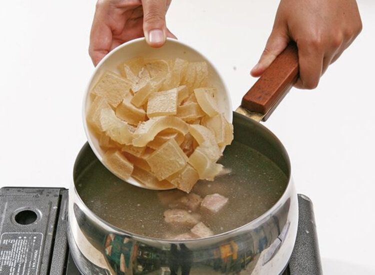 Trik Merebus Kikil Tanpa Boros Gas, Hasilnya Tetap Empuk Kalau Dimasak  dengan Cara Seperti Ini - Semua Halaman - Sajian Sedap
