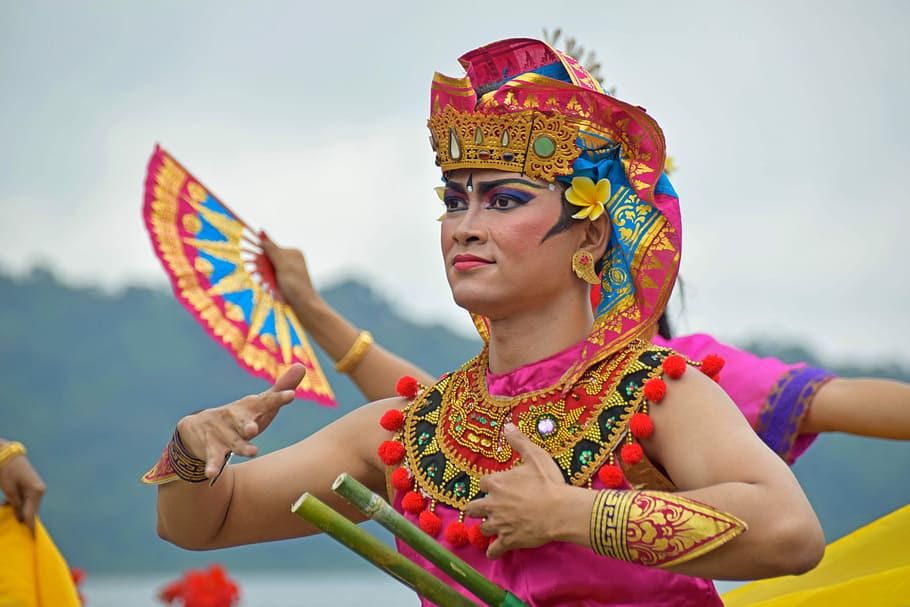 Apa Saja Jenis Keberagaman Kesenian Tradisional? PPKn Kelas 7 SMP - Semua  Halaman - Kids