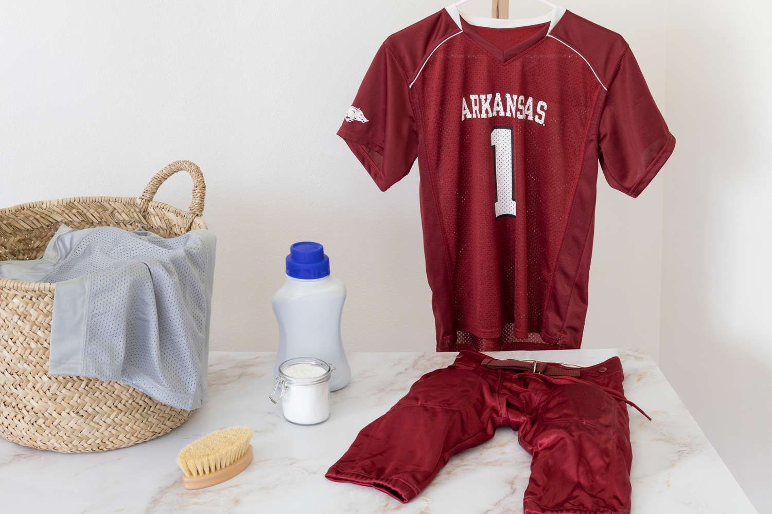 Jersey Kotor? Jangan Panik! Ini Dia Tips Cuci Jersey Ala Ahli