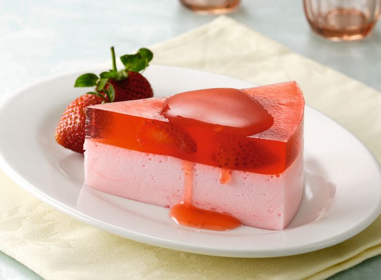 Puding Busa Stroberi Isi Bolu Vanilla yang Enak dan Lembut Patut di Coba Moms