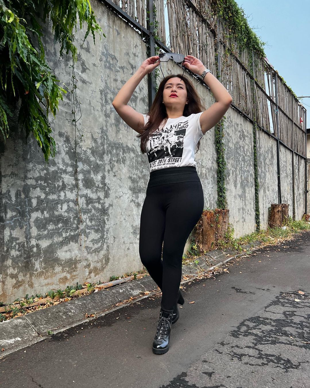 Janda Pakai Baju Ketat Pamer Lekuk Tubuh, Nathalie Holscher Tuai Celaan,  Nggak Langsing! - Semua Halaman - Stylo