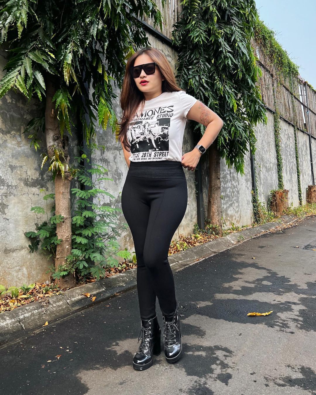 Janda Pakai Baju Ketat Pamer Lekuk Tubuh, Nathalie Holscher Tuai Celaan,  Nggak Langsing! - Semua Halaman - Stylo