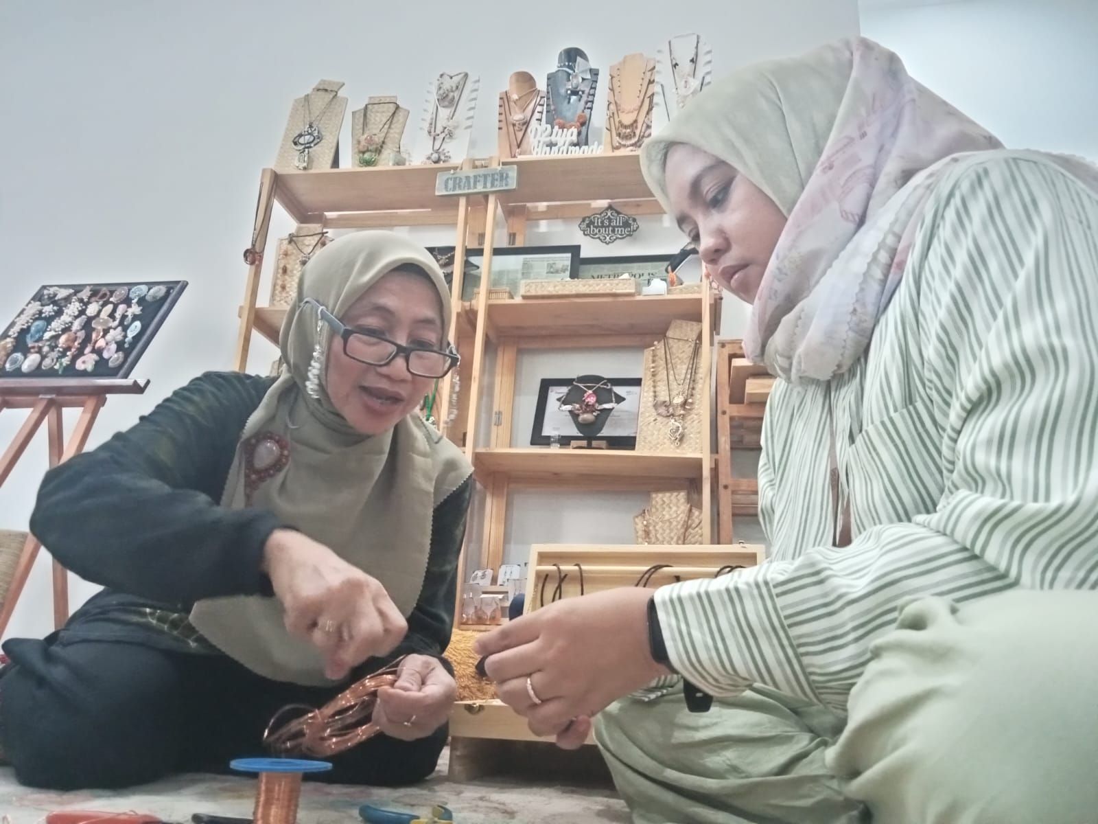 Nurhamdhani sukses menjadi pengusaha aksesoris premium 