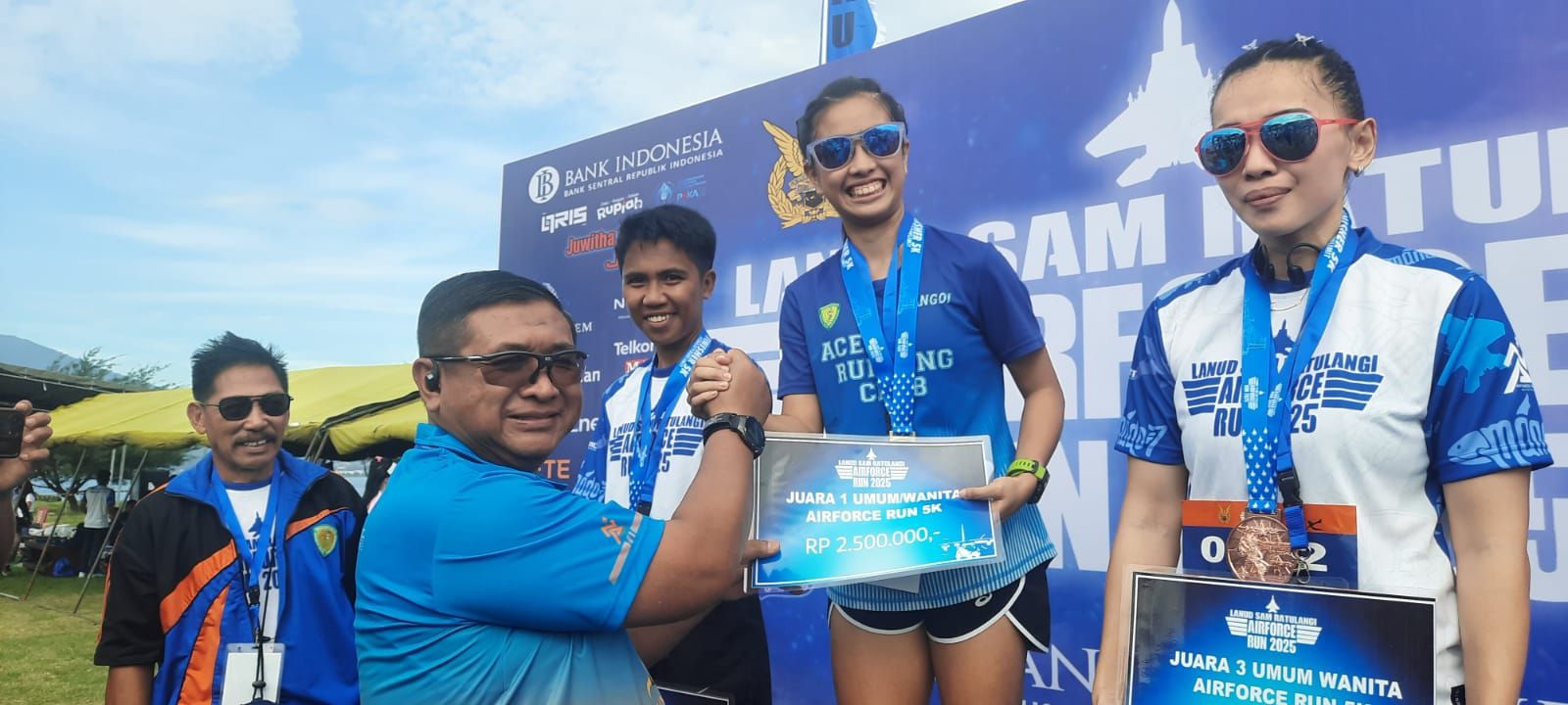 Juara Pertama Air Force Run 5K Kategori Umum Putri: Meril Nangoy Utusan ARC