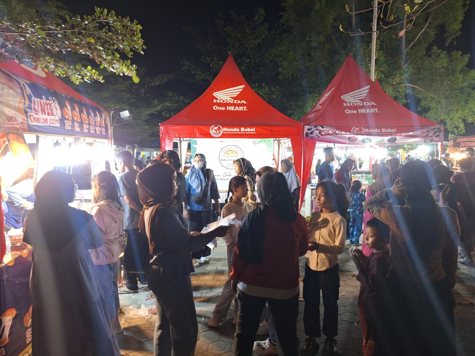 Suasana Event Honda di Malam Hari