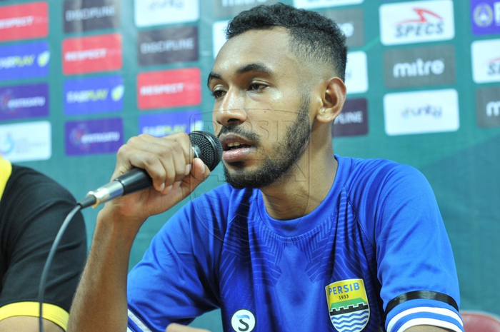 Pemain muda hasil diklat Persib Bandung, Julius Josel, mengungkapkan keinginannya usai resmi dapat turun bermain bersama skuad senior di putaran kedua Liga 1 2019.