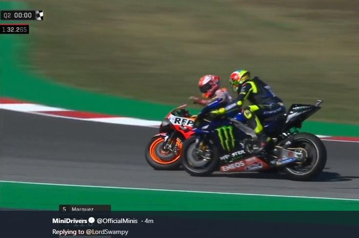 Cuplikan insiden yang terjadi antara Marc Marquez (kiri) dan Valentino Rossi saat kualifikasi MotoGP San Marino 2019 di Sirkuit Misano, 14 September 2019.
