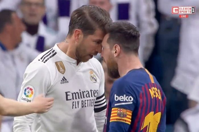 Sergio Ramos berdebat dengan Lionel Messi dalam partai Real Madrid vs Barcelona.