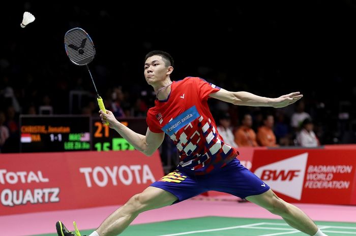 Pebulu tangkis tunggal putra Malaysia, Lee Zii Jia, langsung terhenti pada babak kesatu Malaysia Open 2019 di Axiata Arena, Bukit Jalil, Kuala Lumpur, Rabu (3/4/2019).