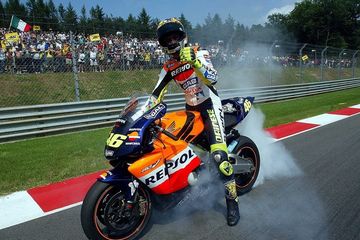 Honda Rc211v Peralihan Motor Motogp 2 Tak Ke 4 Tak Masih Saja