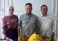 Rayakan Ulang Tahun Bareng Faisal Harris, Jennifer Dunn Pakai OOTD Hijab Nuansa Ungu Tua Juga Ditemani Sang Ayah