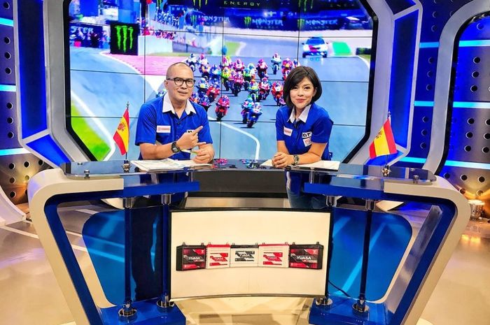 Lucy Wiryono saat memandu acara MotoGP di Trans7