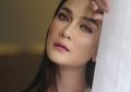 Glamor! Pergi Kondangan ke Pernikahan Edric Tjandra, Luna Maya Pakai Outfit Seharga Rp 130 Juta Sekali Jalan