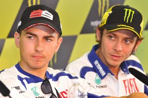 Tak Hanya MotoGP, Valentino Rossi Membantu Mengangkat Popularitas Para Rivalnya