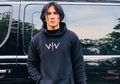 Ikut Kajian Bersama Arie Untung, Vino G Bastian Tampil Beda dan Sukses Curi Perhatian!