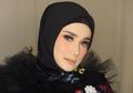 Tampil Santun Lengkap dengan Manset, Gaya Mulan Jameela Saat Kajian Justru Panen Doa dari Netizen