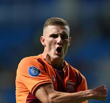 Striker Borneo FC, Leo Gaucho usai mencetak gol ke gawang PSBS Biak dalam laga pekan ke-9 Liga 1 di Stadion Batakan, Balikpapan, Jumat (25/10/2024).