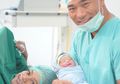 4 Tahun Menanti, Rini Yulianty Akhirnya Lahirkan Bayi Korea Ganteng!