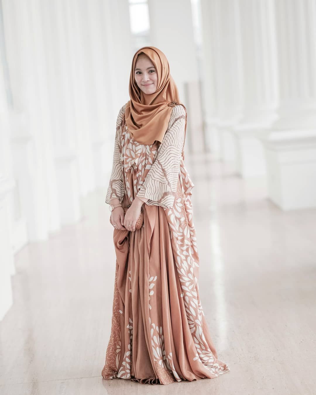 Inspirasi Tampil Anggun Dengan Busana Kondangan Hijab Ala Alyssa