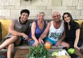 Ayah Irish Bella Membawa Tamu Spesial dari Belgia, Begini Potret Keakraban Ammar Zoni dengan Sosok Ini