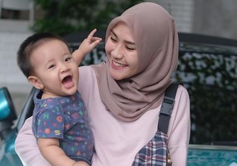 Kencangkan Ikat Pinggang di Masa Pandemi, Zaskia Adya Mecca Teriaki Anaknya yang Akan Cuci Tangan dengan Air Dispenser, 'Beata Kamu Bukan Rafathar atau Gempi!'