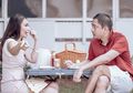 Gigit Jari Reaksi Regi Datau Tak Sesuai Harapan, Ayu Dewi Tuding Suaminya Sudah Tak Cinta: Enggak Ada Rasa Kayakanya Kamu sama Aku