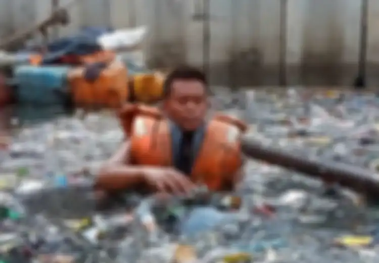 Potret Perjuangan Pasukan Oranye: Berjibaku Dengan Sampah, Demi Kali Jakarta yang Indah
