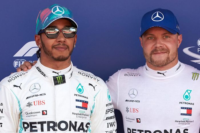 Duo pembalap Mercedes, Lewis Hamilton (kiri) dan Valtteri Bottas (kanan), kembali menunjukkan dominasinya tatkala tampil pada sesi kualifikasi F1 GP Spanyol 2019, Sabtu (11/5/2019)