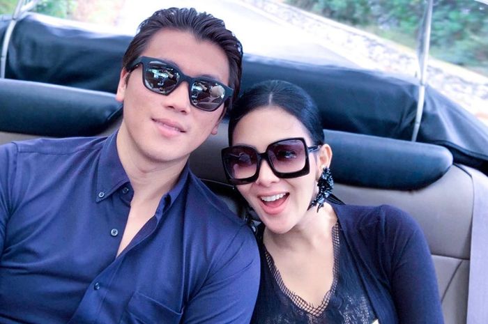 Dicibir Netizen karena Pakai Sepatu Saat Temui BCL, Begini Cara