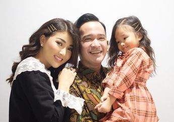 Selamat! Ruben Onsu dan Sarwendah Dikaruniai Anak Kedua Berjenis Kelamin Perempuan!