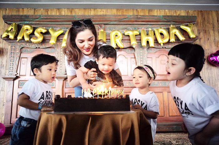 Imutnya Putra Bungsu Anang Ashanty Pada Ulang Tahun ke-2 