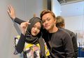 Cuma Pakai Kaos, Ini 6 Gaya Modis Anak Komedian Sule, Putri Delina!