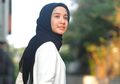 Gaya Mewah Laudya Cynthia Bella Saat Hadiri Fashion Show Sambil Tenteng Tas Mungil Harga Selangit