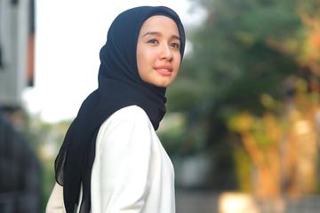 Gaya Mewah Laudya Cynthia Bella Saat Hadiri Fashion Show Sambil ...