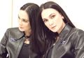 Pulang Liburan dari Swiss, Luna Maya Tampil Santai dengan Sepatu Buatan Desainer Italia di Pesawat VIP