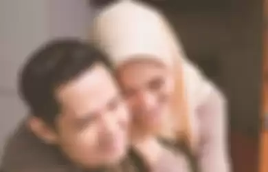 Tak Bisa Keluar Rumah Akibat Pandemi Covid-19 Isi Aktivitas Ngabuburit di Rumah Ala Dude Harlino dan Alyssa Soebandono Yuk!