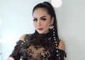 Ajak Keluarga Presiden Foto Bersama, Perilaku Krisdayanti Tarik Paksa Tangan Jan Ethes Malah Buat Warganet Geram