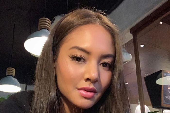 Lama Tak Terdengar Kabarnya, Aurelie Moeremans Bongkar Kelam Masa