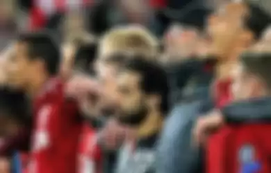 Pemain dan pelatih Liverpool merayakan keberhasilan melaju ke final Liga Champions musim lalu.