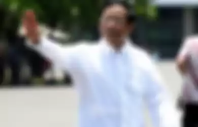 Dulu Terpaksa Nyeker ke Sekolah hingga Belajar di Kuburan, Mahfud MD Kini Ditunjuk Jadi Menko Polhukam Gantikan Wiranto