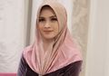 Donita Mantap Hijrah dan Pakai Hijab, Tas Mungil Seharga 47 Juta Rupiah yang Dipakainya Malah Jadi Sorotan Netizen